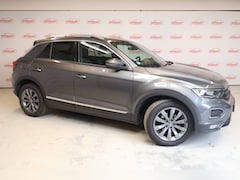 Volkswagen T-Roc - 1.5 TSI Sport Business R|Stoelverwarming|Trekhaak|Parkeersensoren|