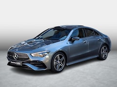 Mercedes-Benz CLA-Klasse - 180 Star Edition AMG | Night Pakket | Panoramadak | Bruin Interieur | Dodehoekassistent |