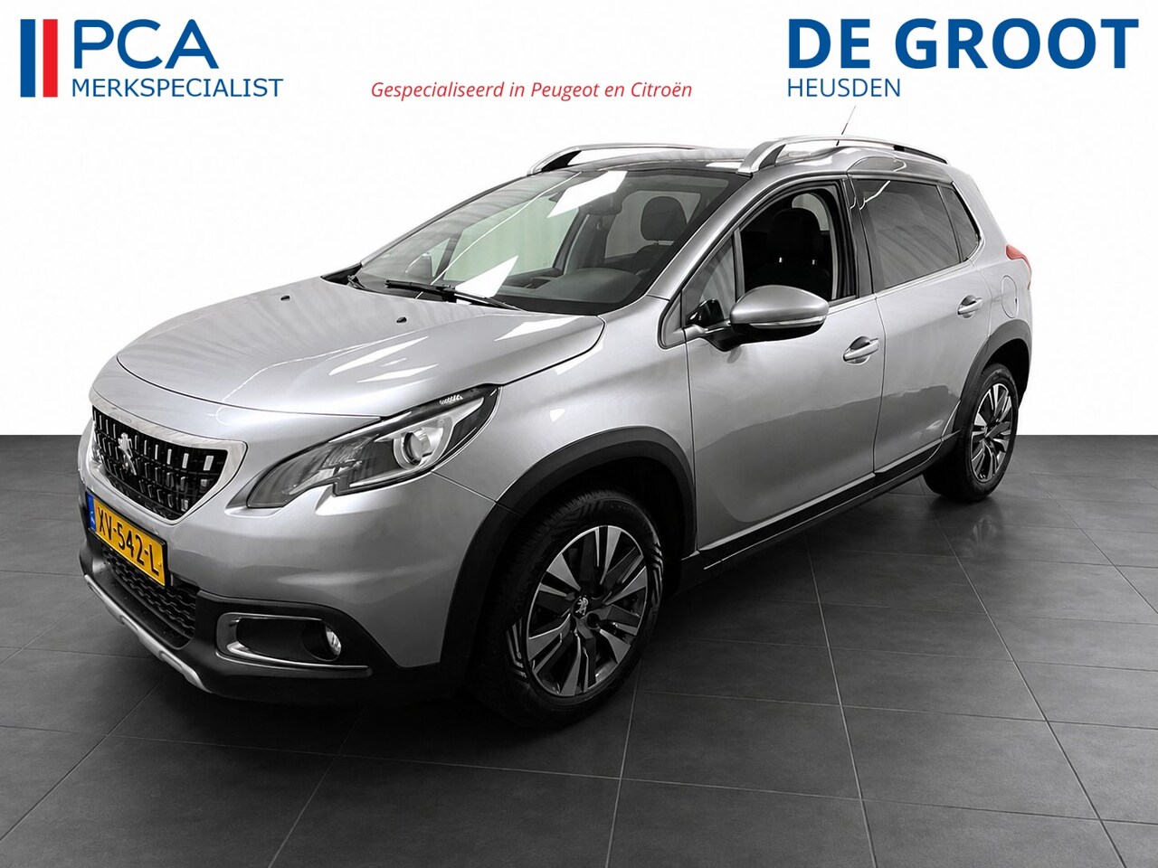 Peugeot 2008 - ALLURE Automaat 110pk Navi+Carplay | Panoramadak - AutoWereld.nl