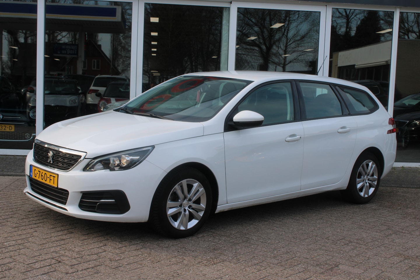 Peugeot 308 SW - 1.2 PureTech Active//Navi//Carplay//Trekhaak!! - AutoWereld.nl
