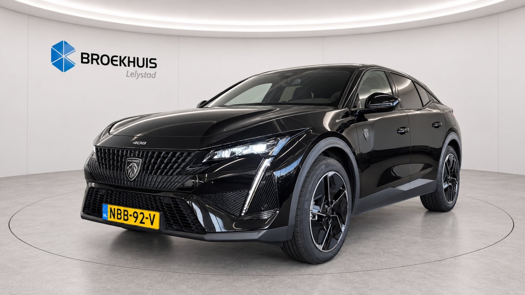 Peugeot 408 - 1.2 PURETECH 130PK GT AUTOMAAT / NAVI / LEDER / LED / PDC / 19" LMV / 360 CAMERA / KEYLESS - AutoWereld.nl