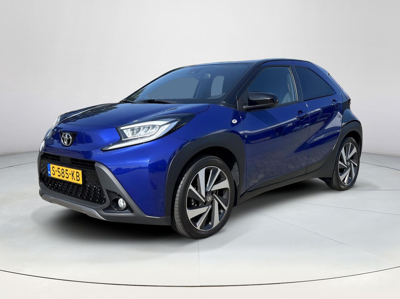 Toyota Aygo X - 1.0 VVT-i S-CVT Envy All-in prijs | Automaat | Navigatie | Achteruitrijcamera | Trekhaak | - AutoWereld.nl