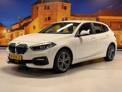 BMW 1-serie - 118i Executive Edition Automaat Carplay LED PDC