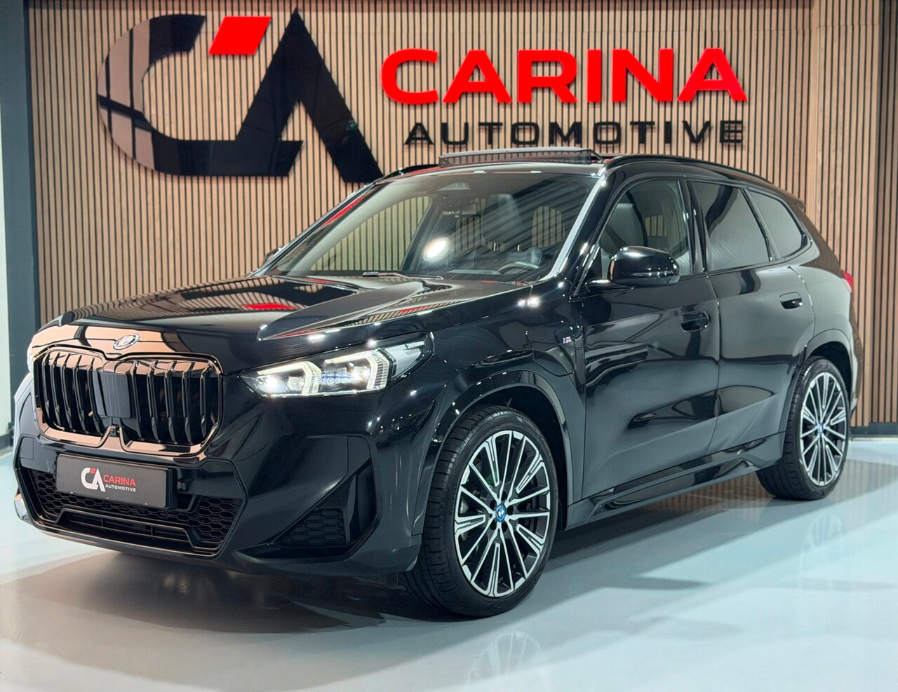 BMW X1 - XDrive30e M-Sport / Panorama Dak / Lederen Interieur / Trekhaak / Elektrische Kofferklep / - AutoWereld.nl