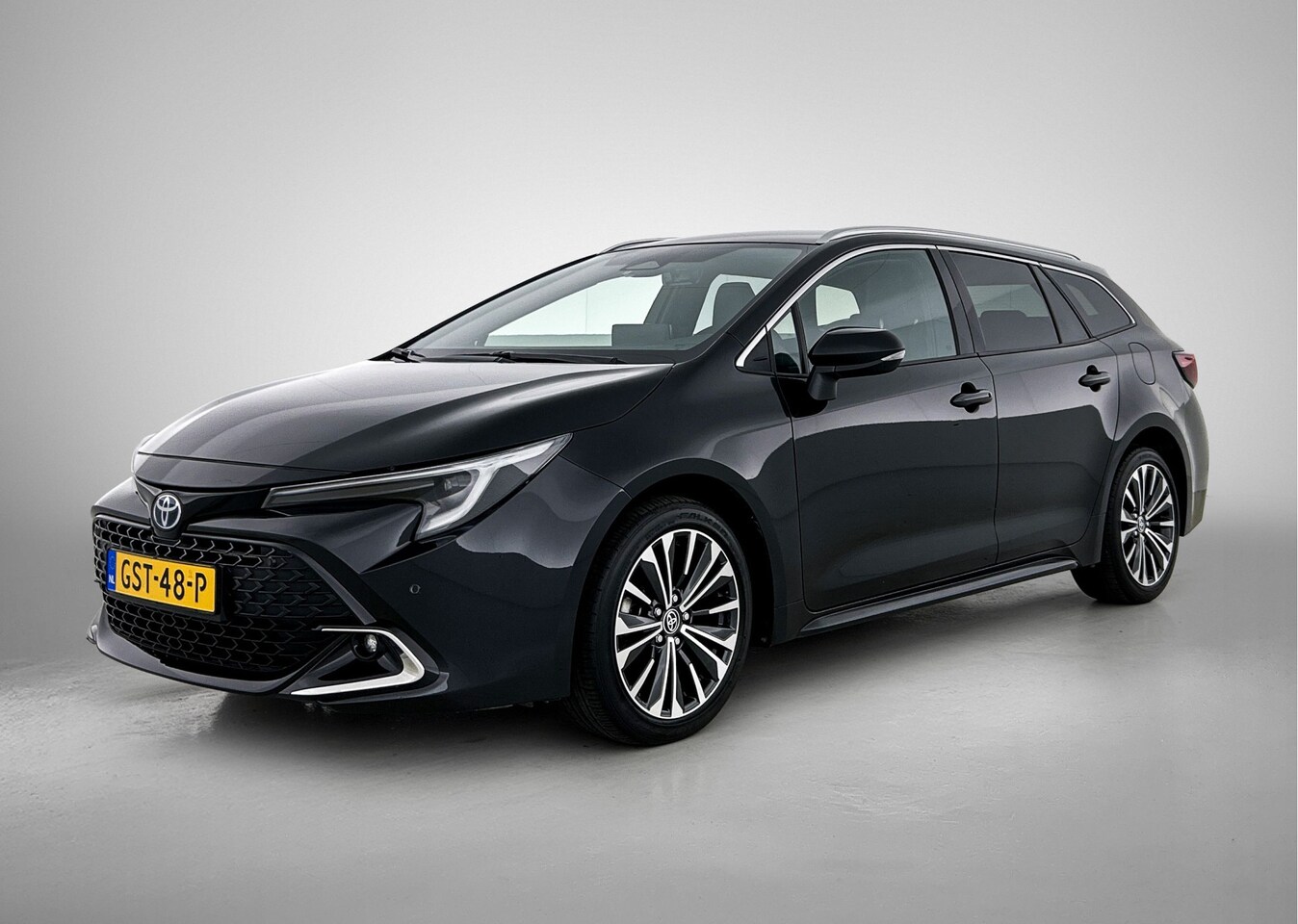 Toyota Corolla Touring Sports - Hybrid 140 Dynamic | BTW Voertuig | Stoelverwarming | Parkeersensoren voor+achter | Draadl - AutoWereld.nl