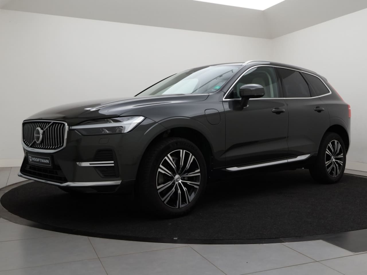 Volvo XC60 - T6 PLUG-IN HYBRID INSCRIPTION SCHUIFDAK LUCHTVERING STANDKACHEL H/K AUDIO - AutoWereld.nl