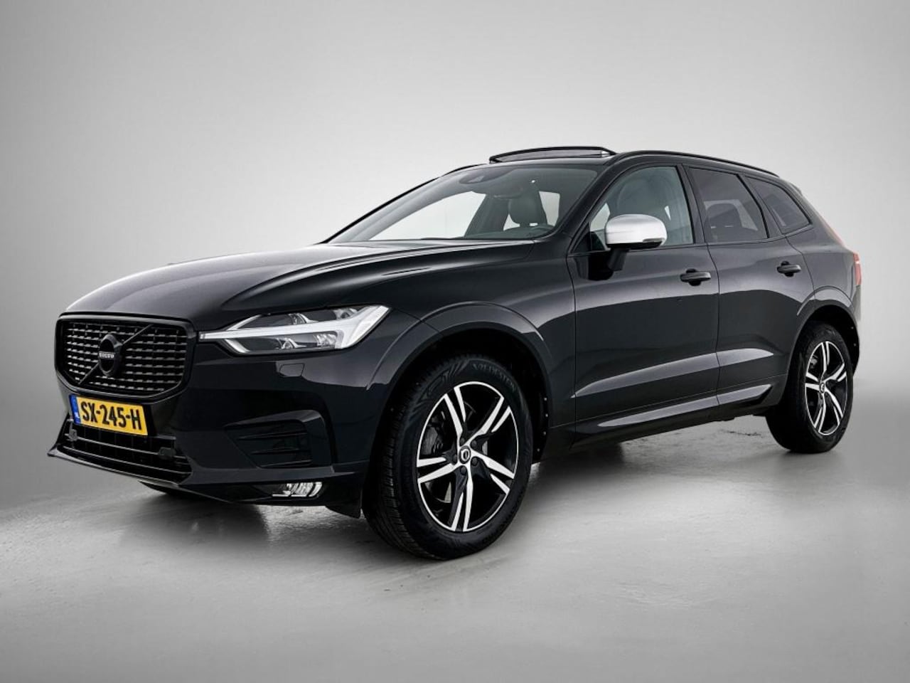 Volvo XC60 - 2.0 T5 R-Design | Afneembare trekhaak | Panoramadak | Stoelverwarming | - AutoWereld.nl