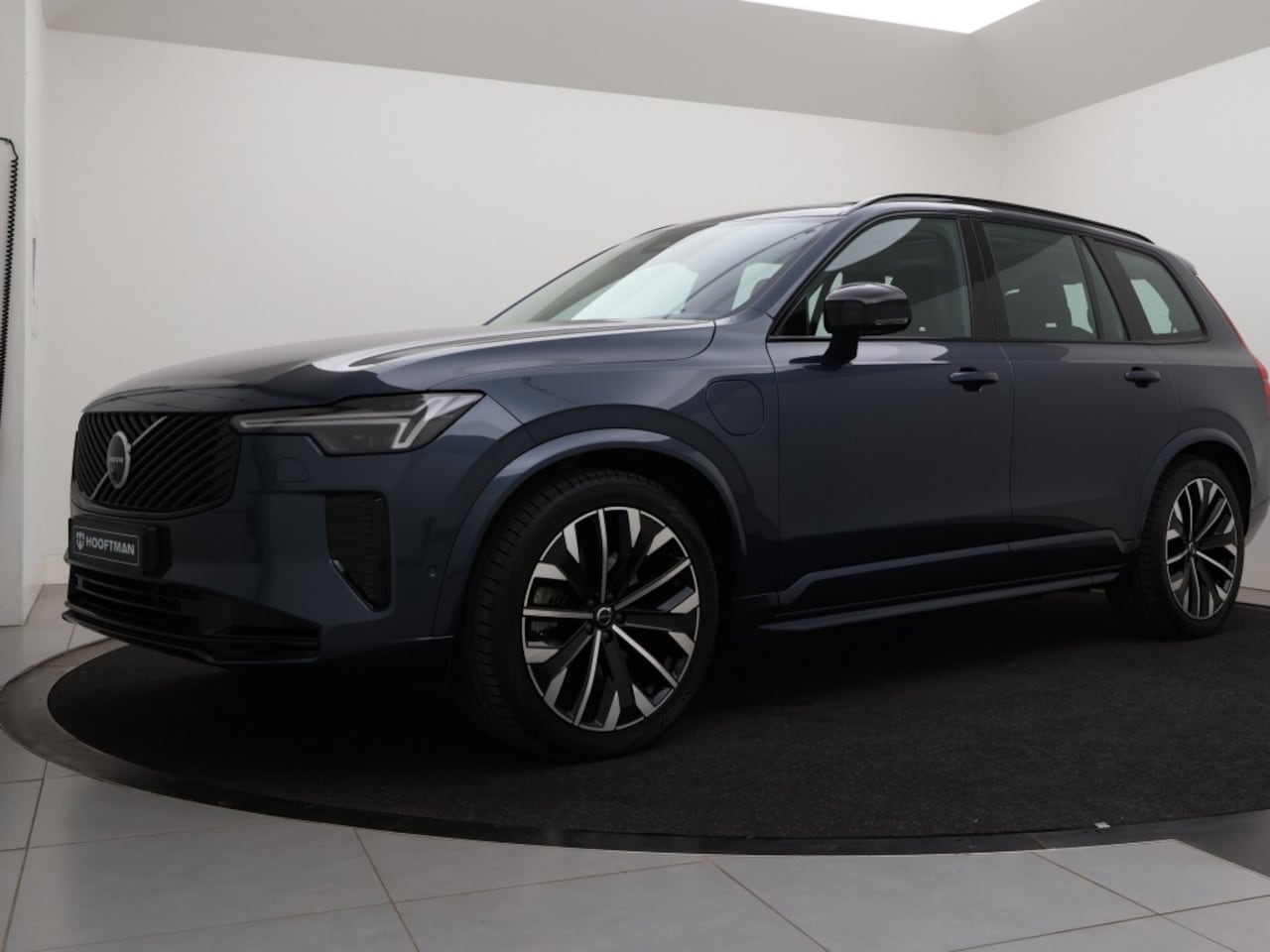 Volvo XC90 - T8 PLUG-IN HYBRID ULTRA DARK LUCHTVERING BOWERS&WILKINS - AutoWereld.nl