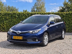 Toyota Auris - 1.8 Hybrid Panodak/Camera/Clima/LED
