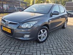 Hyundai i30 - 1.6i Dynamic/TREKHAK/PARKSENSOR