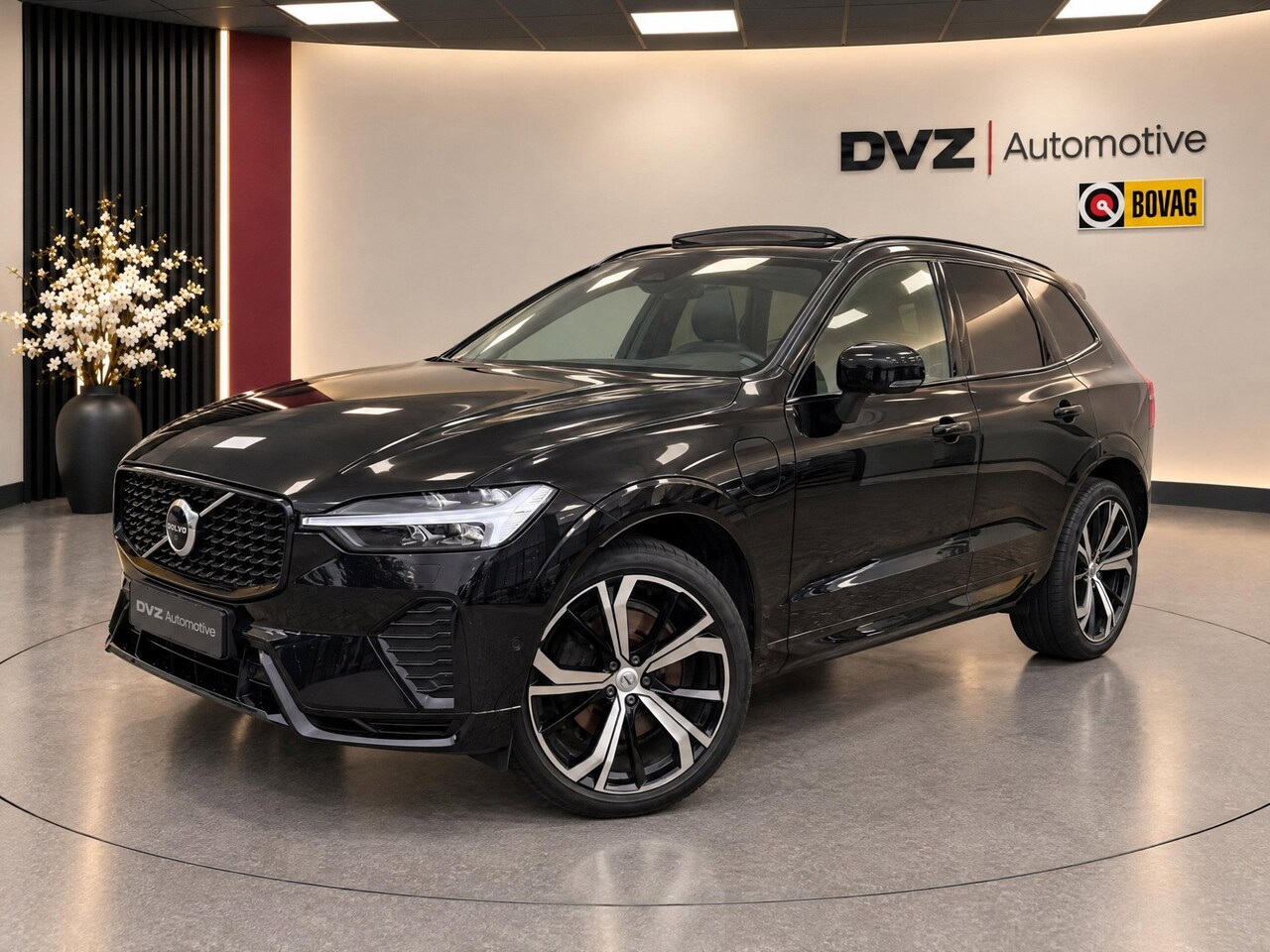 Volvo XC60 - 2.0 T8 PHEV 455PK AWD Plus Dark | SOH 97% | Pano | H/K Sound | Surround View | BTW - AutoWereld.nl