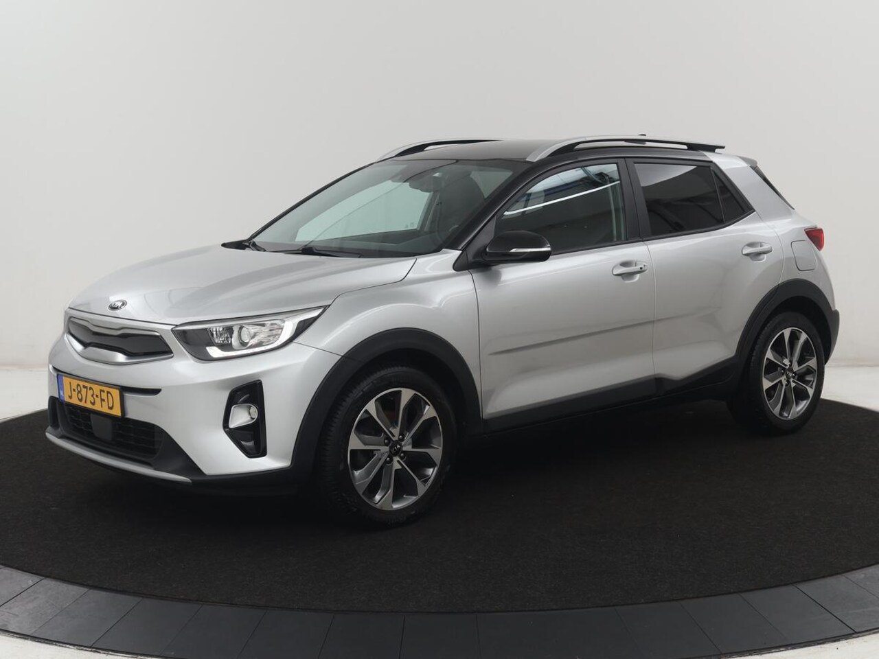Kia Stonic - 1.0 T-GDi DynamicPlusLine | Carplay | Climate control | Cruise control | Camera | Park ass - AutoWereld.nl