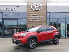 Toyota Yaris Cross - HYBRID 130 FIRST EDITION NIEUW MODEL 2026 DIRECT LEVERBAAR STOEL/STUURVER LED 17'' LM-VELG