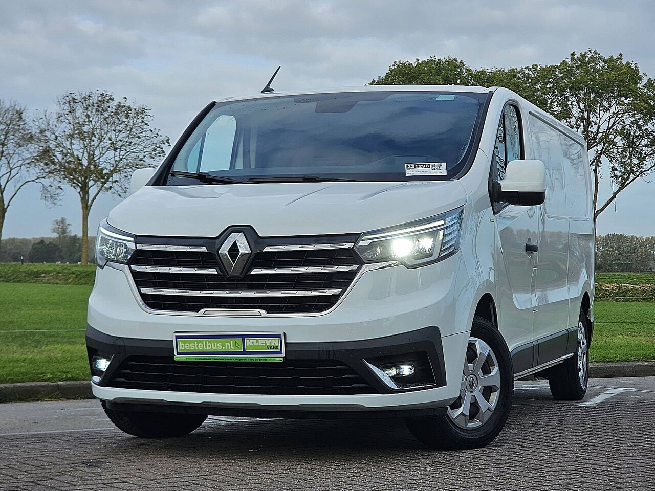 Renault Trafic - 2.0 DCI L2 Navi Trekhaak NAP Euro6 BPM-Vrij OnderhoudsHistorie 1e Eigenaar Work Edition! - AutoWereld.nl