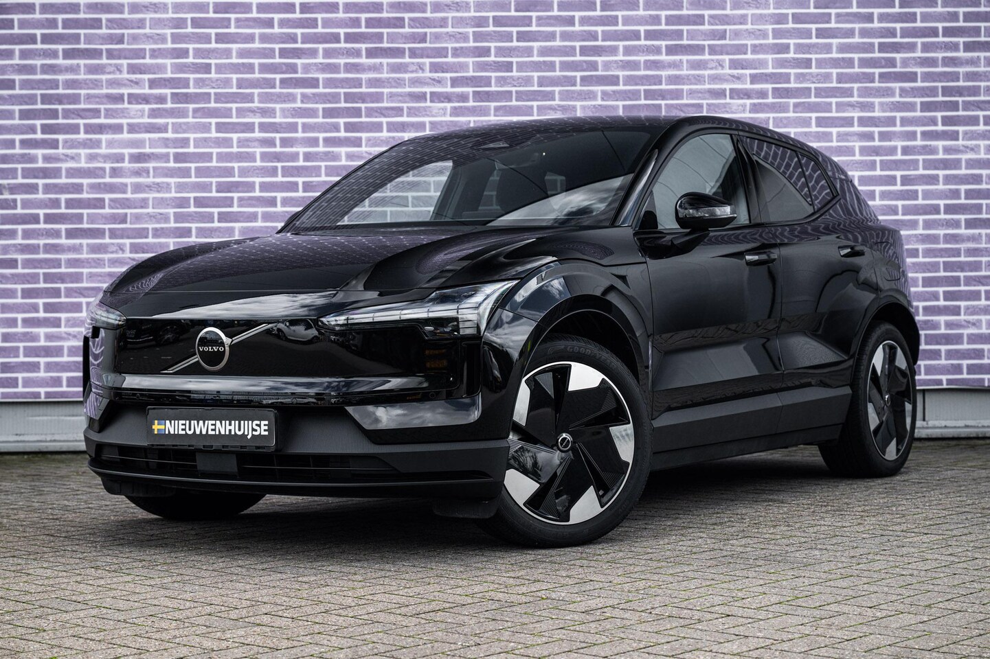 Volvo EX30 - Twin Motor Performance AWD 69 kWh Plus | Harman Kardon Audio | Achteruitrijcamera | Parkee - AutoWereld.nl