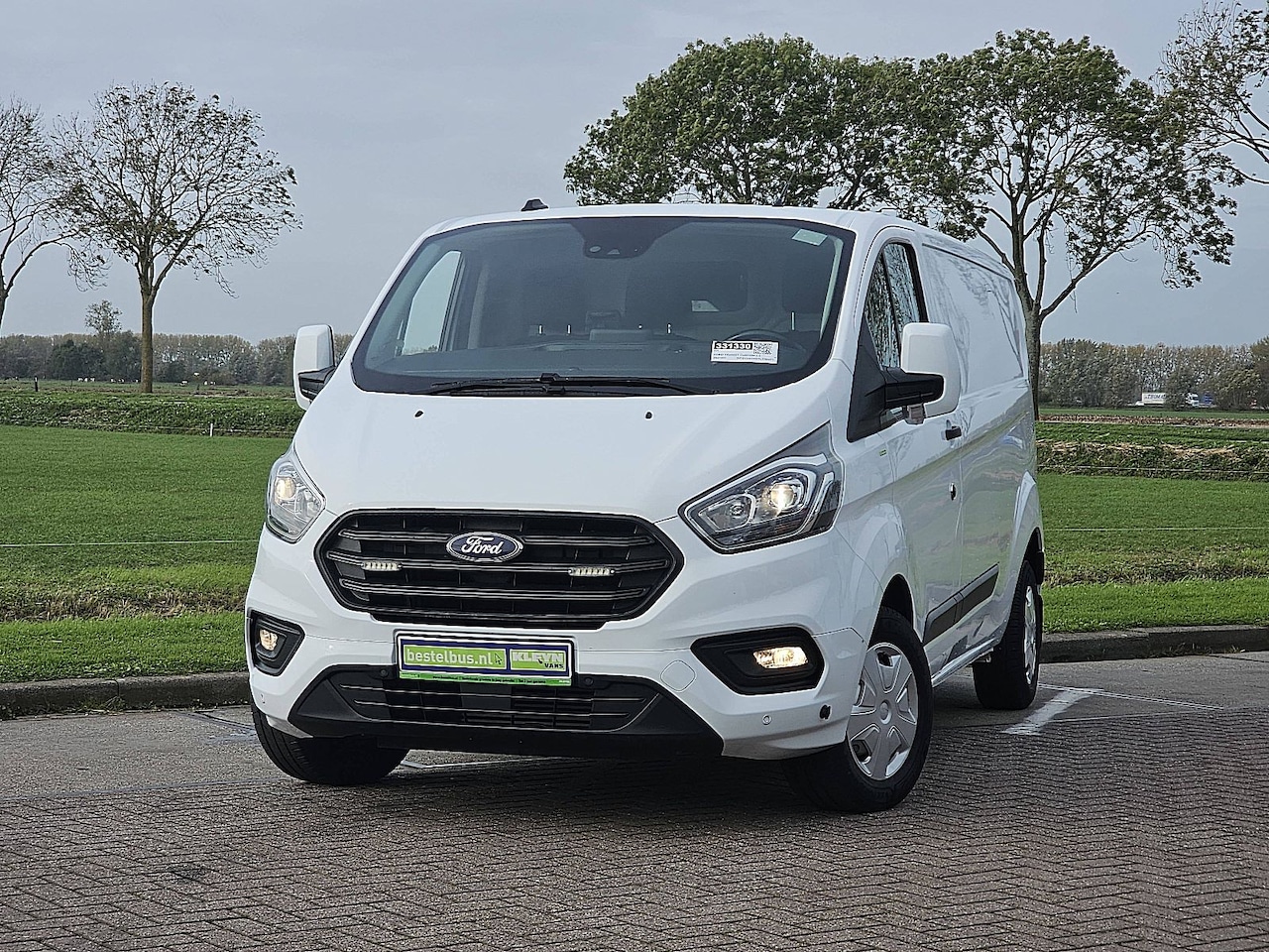 Ford Transit Custom - 2.0 L2H1 | Navi | Airco | Camera | Cruise Control | Mtf-stuurwiel | - AutoWereld.nl
