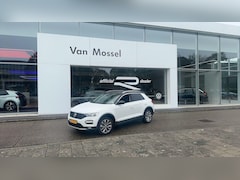 Volkswagen T-Roc - 1.0 TSI Style | 115 PK | Climatronic (Automatische Airco) | Parkeersensoren | Navigatie |