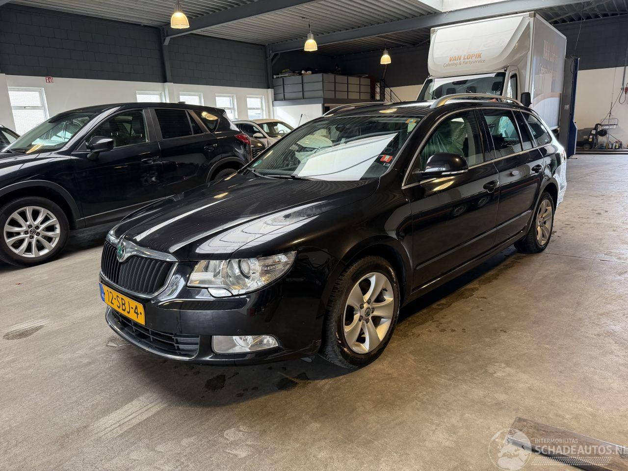 Skoda Superb Combi - 1.4 TSI Ambition Business Line 1.4 TSI Ambition Business Line - AutoWereld.nl