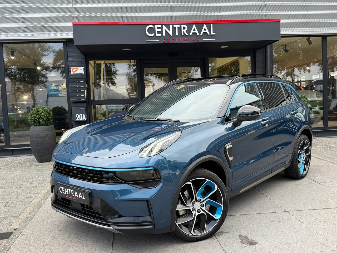 Lynk & Co 01 - 1.5 Zwarte Hemel|Pano|NL-Auto|Keyless|Infinity|Camera|Carplay|Memory - AutoWereld.nl