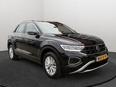 Volkswagen T-Roc - 1.5 TSI Life | Automaat | Digitaal Dashboard | Apple Carplay/Android Auto | Adaptieve Crui
