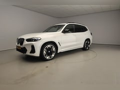 BMW iX3 - High Executive 80 kWh | M-Sportpakket | LED | Leder | HUD | trekhaak | Panoramadak | Elekt