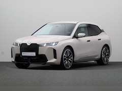 BMW iX - xDrive45 101 kWh M Sport pakket | Comfort Access | Driving Assistant Professional | HIFI S