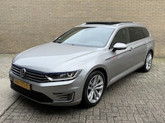 Volkswagen Passat Variant - 1.4 TSI 218pk GTE Highline | Panoramadak | Trekhaak afneembaar | Adaptieve cruise | Lane a