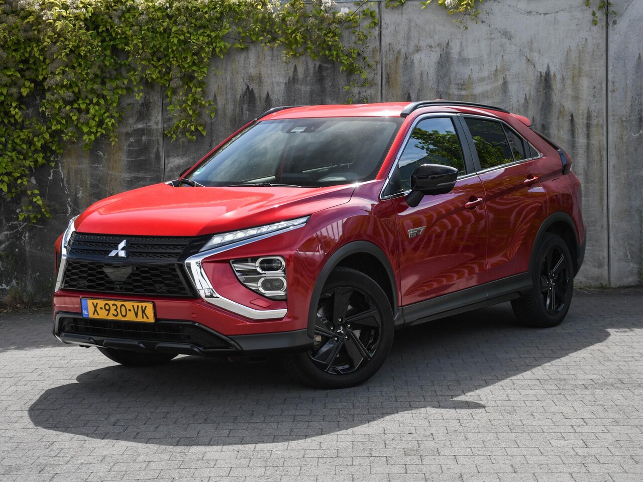 Mitsubishi Eclipse Cross - Black Edition 2.4 PHEV 188pk Automaat NAVI | CAMERA | STOEL/STUURVERWARMING | DODE HOEK | - AutoWereld.nl