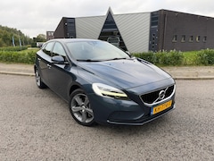 Volvo V40 - 1.5 T3 Nordic+| NAP | Automaat | Standkachel | Trekhaak | Stoelverwarming | Climate Contro