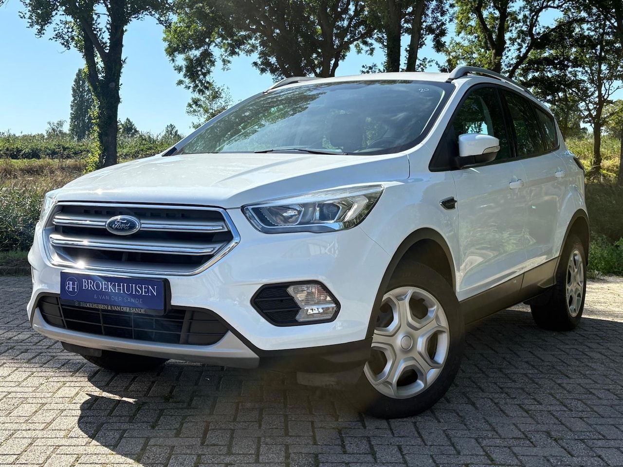 Ford Kuga - 1.5 EcoBoost Trend Ultimate Camera / Navigatie / Cruise Control / Nieuwe Banden ! - AutoWereld.nl