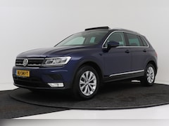 Volkswagen Tiguan - 1.4 TSI Connected Series | Uitklap Trekhaak | Panoramadak | Dealer Ond. | CarPlay | Stoelv