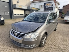 Volkswagen Touran - 1.4 TSI / HIGHLINE / VOORSCHADE