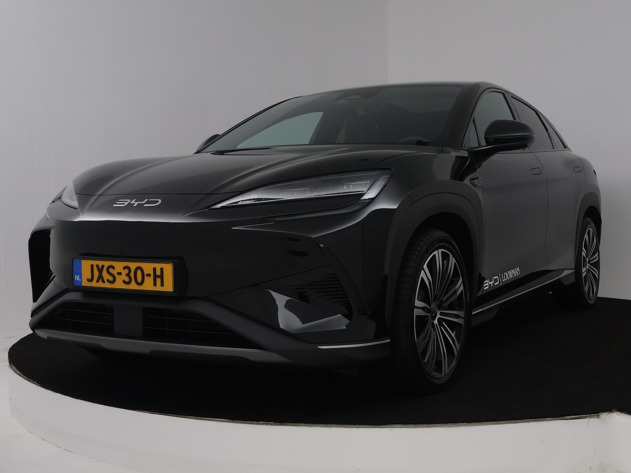 BYD Sealion 7 - Excellence AWD 91.3 kWh | Leder | Panoramadak | LM velgen | Parkeersensoren | Navigatie | - AutoWereld.nl