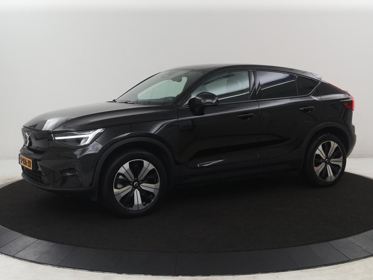 Volvo C40 - Recharge Ultimate 69 kWh | SOH 92,2% | Trekhaak elektrisch uitklapbaar | 360 Camera | Navi - AutoWereld.nl