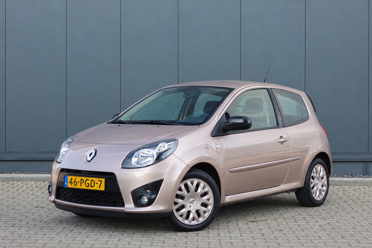 Renault Twingo - 1.2-16V Miss Sixty Edition Speciale CRUISE/ALCANTARA/AIRCO - AutoWereld.nl