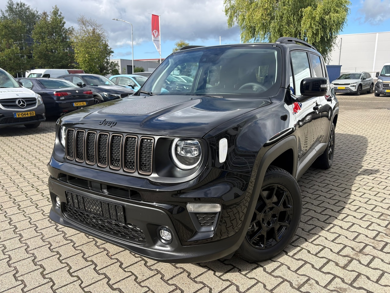 Jeep Renegade - 4xe 190 Plug-in Hybrid Electric Limited 4xe 190 Plug-in Hybrid Electric Limited (RIJKLAARPRIJS/BOVAG) - AutoWereld.nl