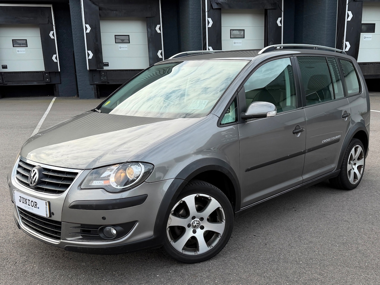 Volkswagen Touran Cross - 1.4 TSI 5p. AUTOMAAT/XENON/CRUISE/CAMERA/TREKHAAK - AutoWereld.nl