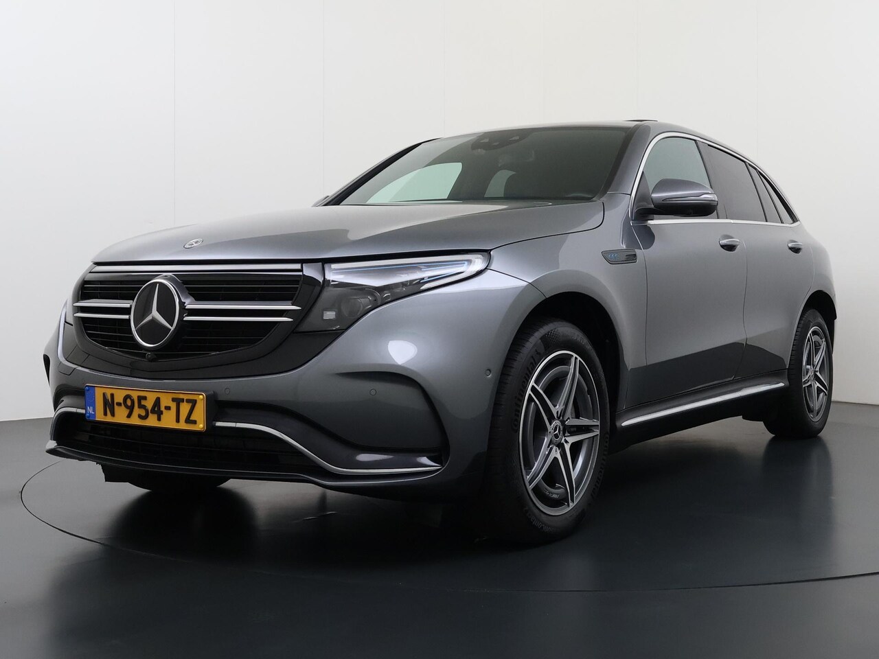 Mercedes-Benz EQC - 400 4MATIC AMG Line Premium Plus 80 kWh Schuifdak |  Memory |  SOH 96% | - AutoWereld.nl