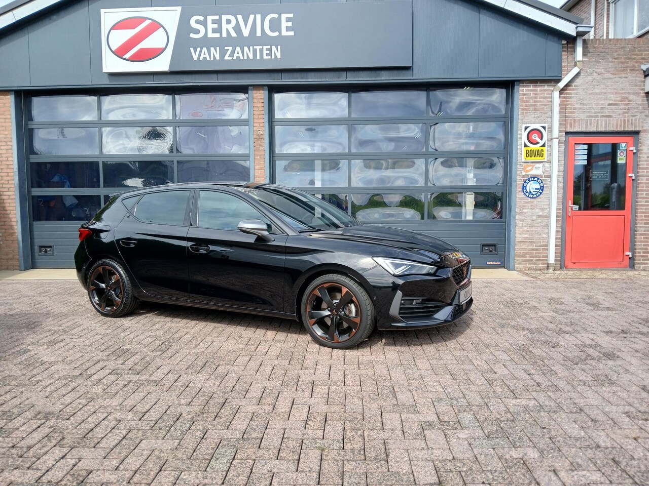 CUPRA Leon - 1.5 eTSI Business Edition Plus + Beats audio + 19 inch! - AutoWereld.nl