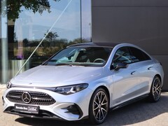 Mercedes-Benz CLA-Klasse - 180 Business Solution AMG l Trekhaak l Panoramadak l stoelverwarming