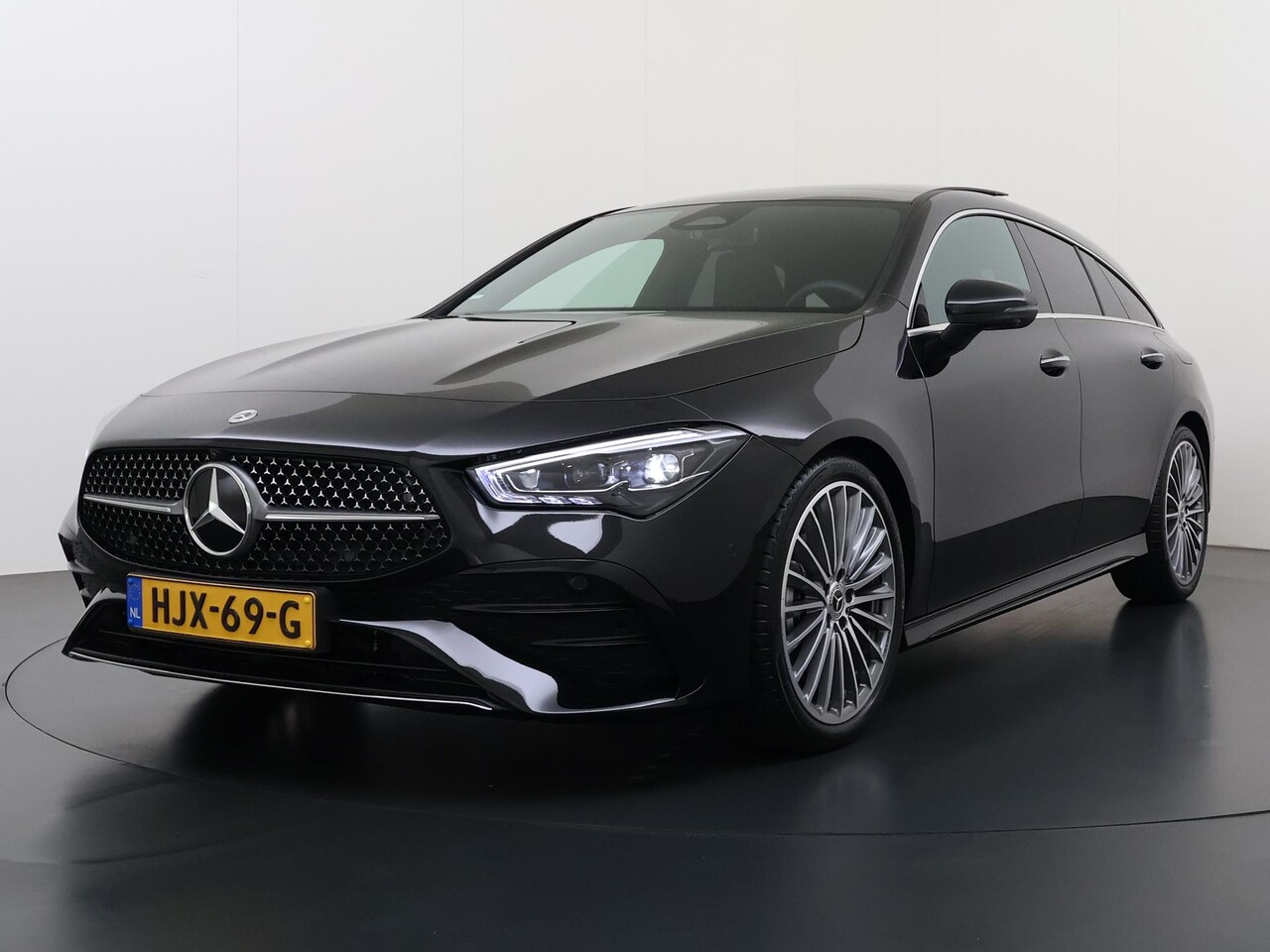 Mercedes-Benz CLA-klasse Shooting Brake - 180 Star Edition AMG Line LIMITED | Memory | HUD | 360 Camera - AutoWereld.nl
