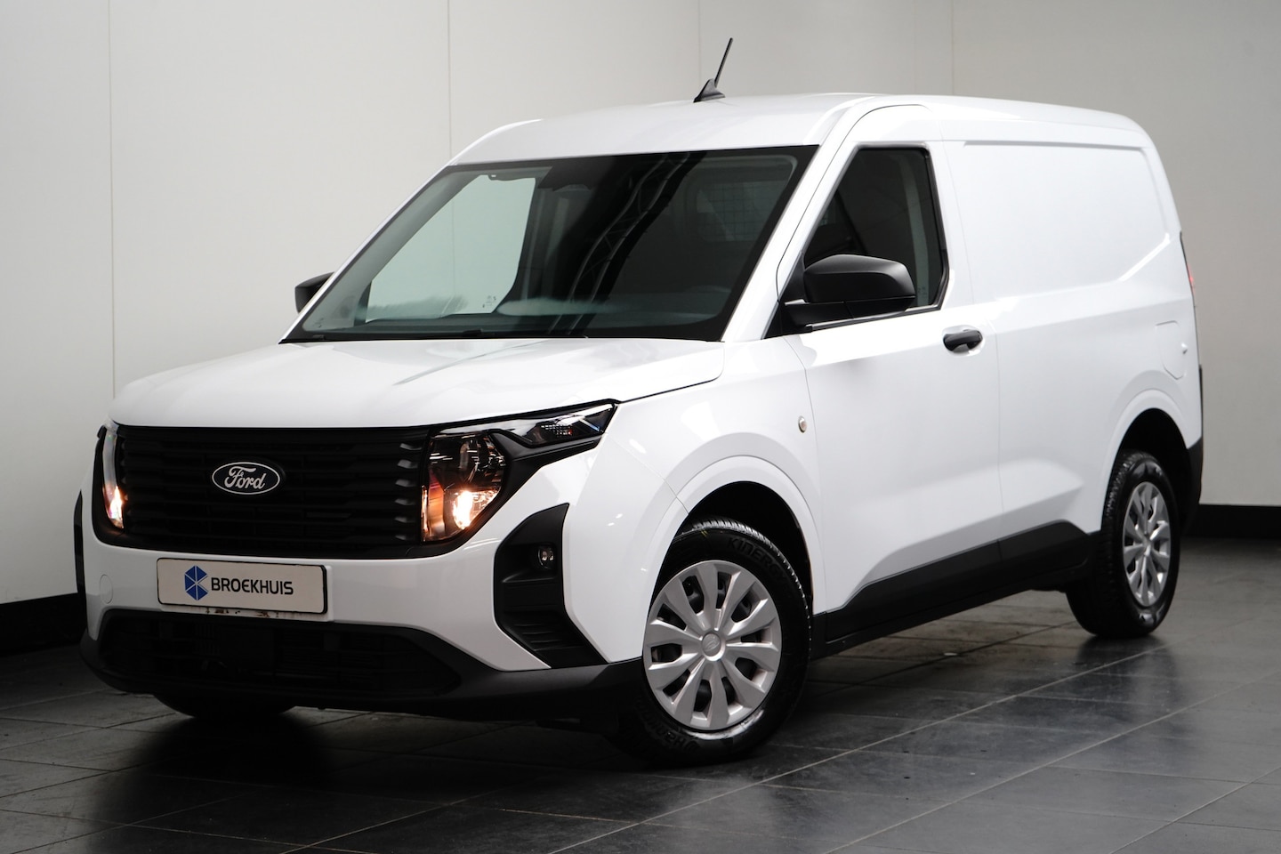 Ford Transit Courier - 1.5 EcoBlue Trend | CarPlay/Android Auto | Parkeersensoren | Cruise Control | DAB | Schuif - AutoWereld.nl