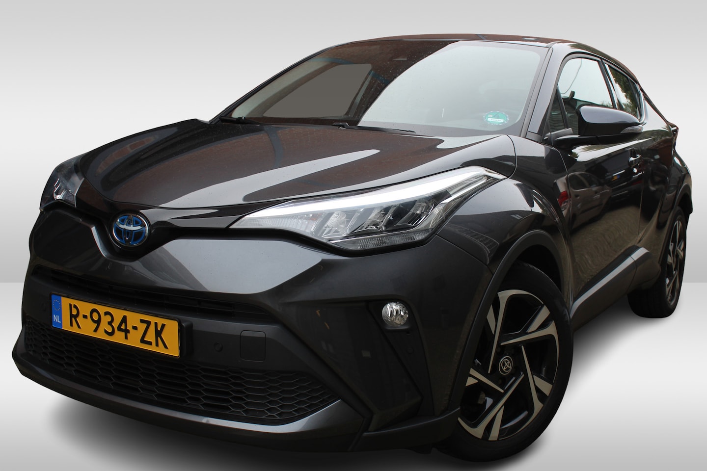 Toyota C-HR - 1.8 Hybrid Dynamic Apple Carplay/Android Auto l airco automatisch l Keyless entry/start l - AutoWereld.nl