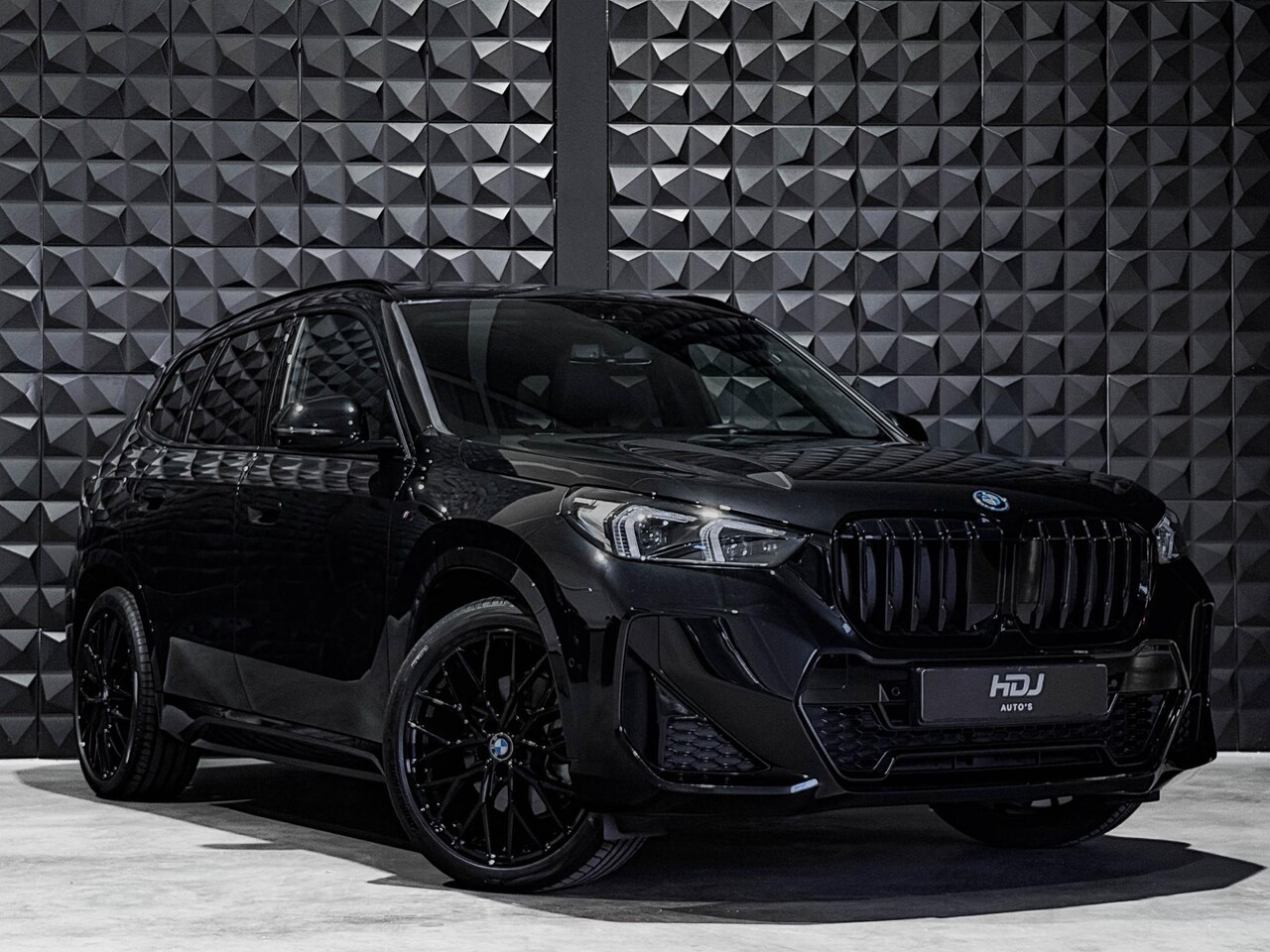 BMW X1 - xDrive30e M Sport |Pano | 20"| Trekh. | Topv. | HUD | Leer | Ad. Li. | - AutoWereld.nl