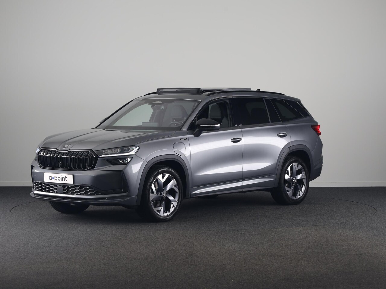 Skoda Kodiaq - 1.5 TSI PHEV Sportline Business 204 pk Automaat | Verlengde garantie | Navigatie | Panoram - AutoWereld.nl