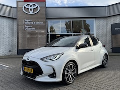 Toyota Yaris - 1.5 Hybrid EXECUTIVE BI-TONE TREKHAAK 17'' LM-VELGEN STOELVERW KEYLESS LED APPLE/ANDROID A