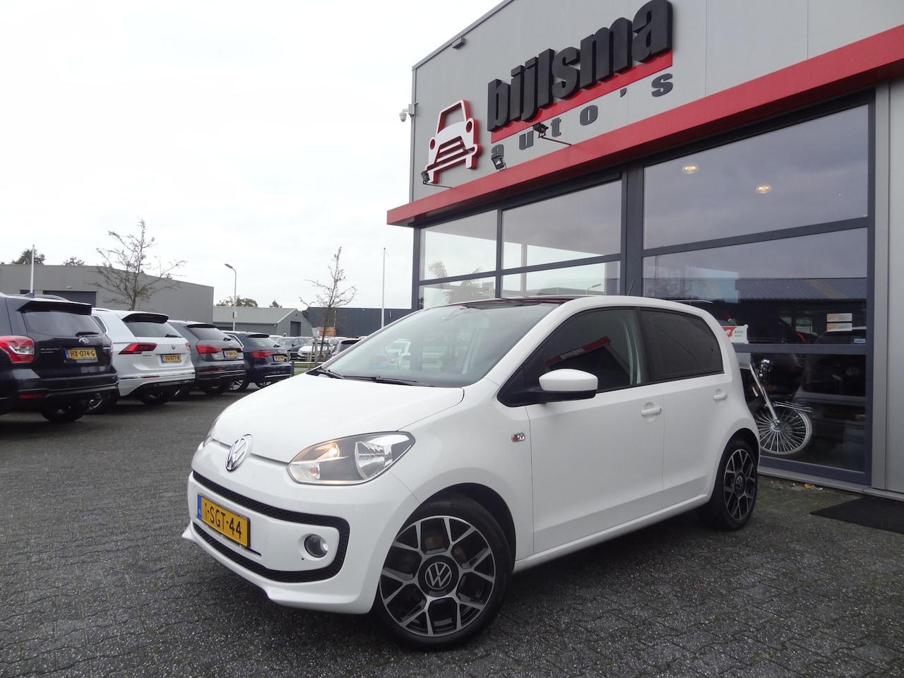 Volkswagen Up! - 1.0 | NL-AUTO | PANO | AIRCO | CRUISE | - AutoWereld.nl