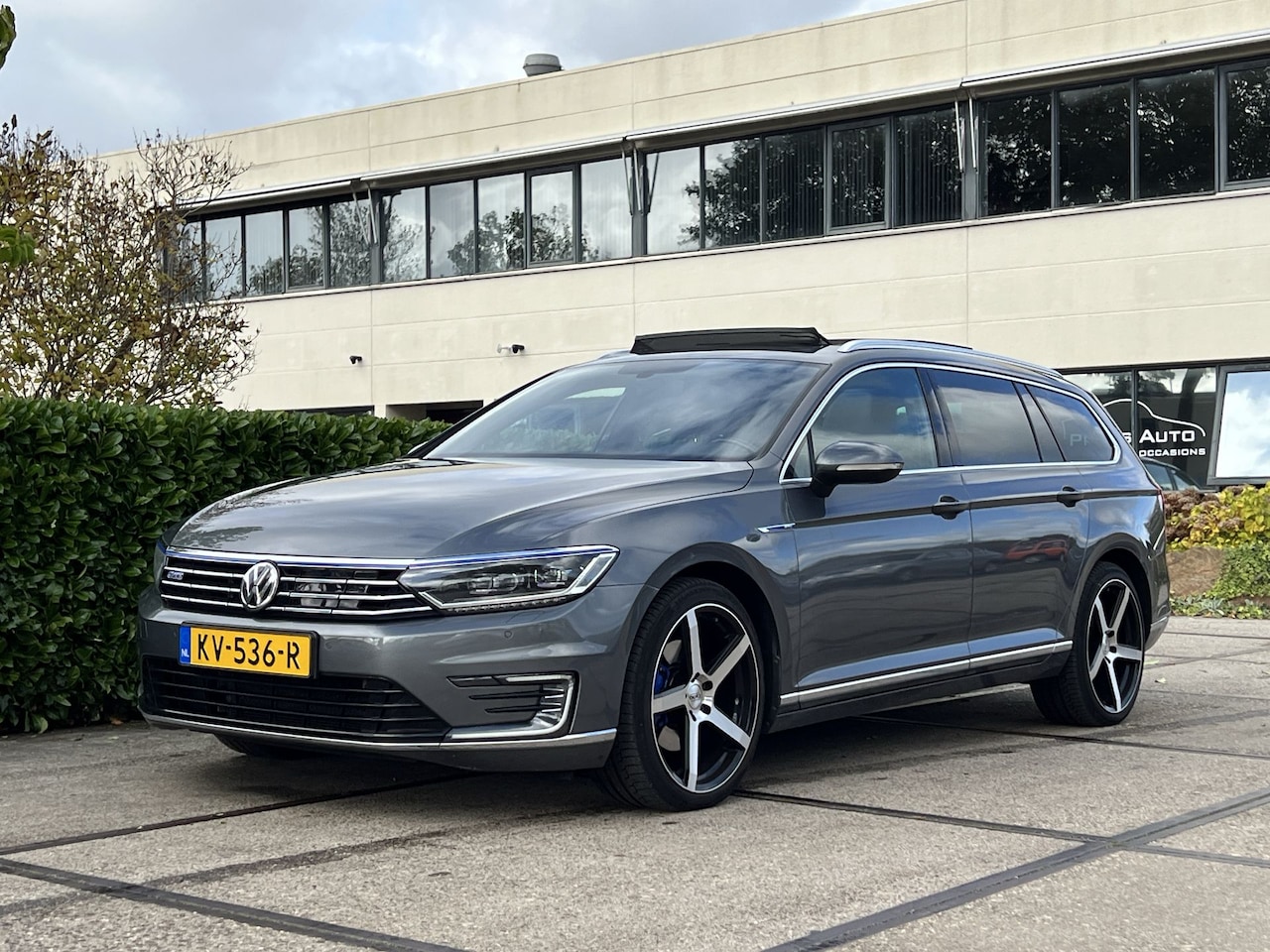 Volkswagen Passat Variant - 1.4 TSI GTE |PANO|STOELVERW|TREKHAAK|ADAPTIVE CRUISE|CARPLAY| - AutoWereld.nl