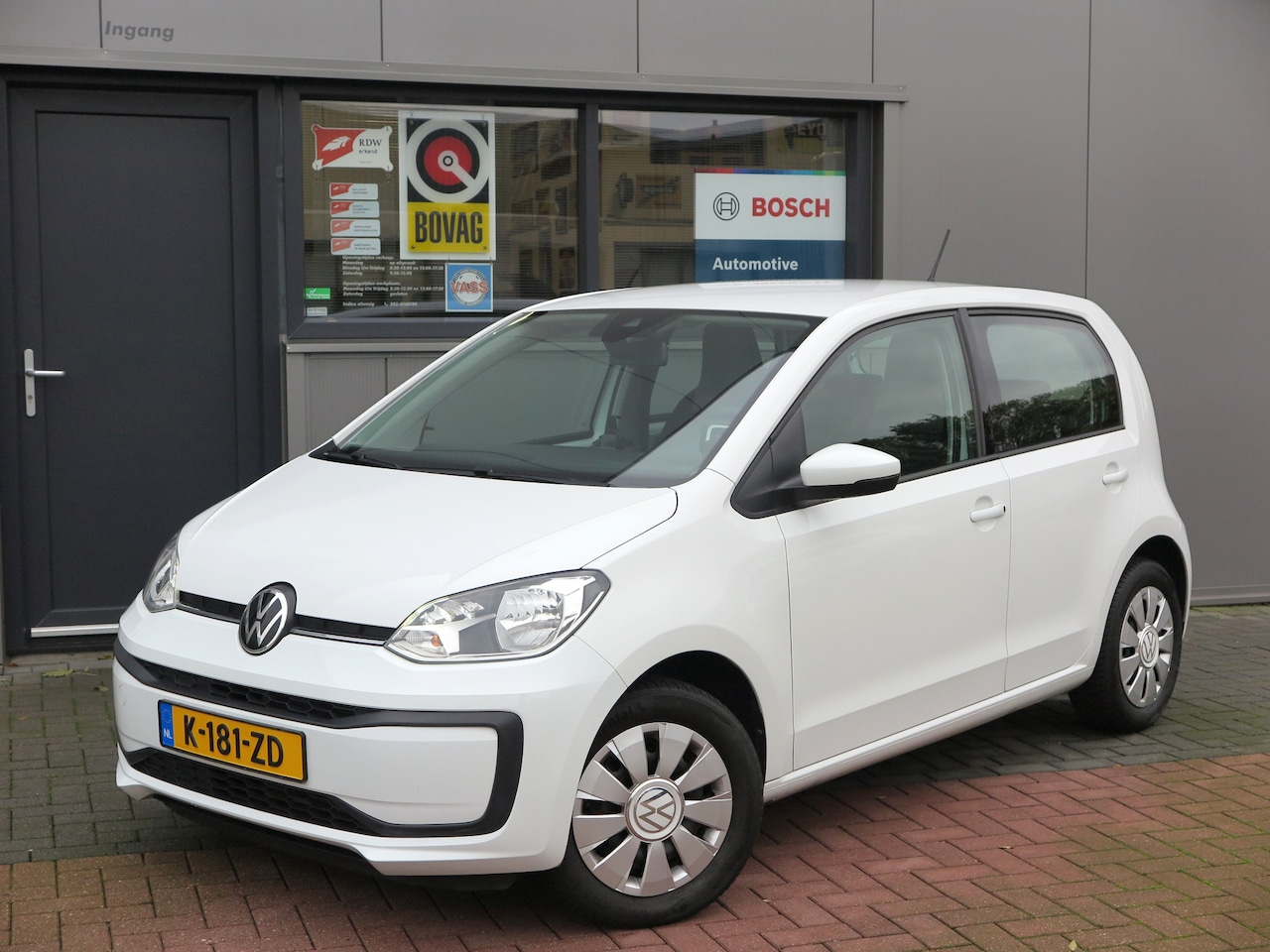 Volkswagen Up! - 1.0 1.0 60pk , Cruisecontrol , Navigatie, Camera , Maps & More , Parkeersensoren. DAB+ , Smart - AutoWereld.nl