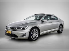 Volkswagen Passat - 1.4 TSI GTE Connected Series Plus | Apple Carplay / Android Auto | Panoramadak | Stoelverw